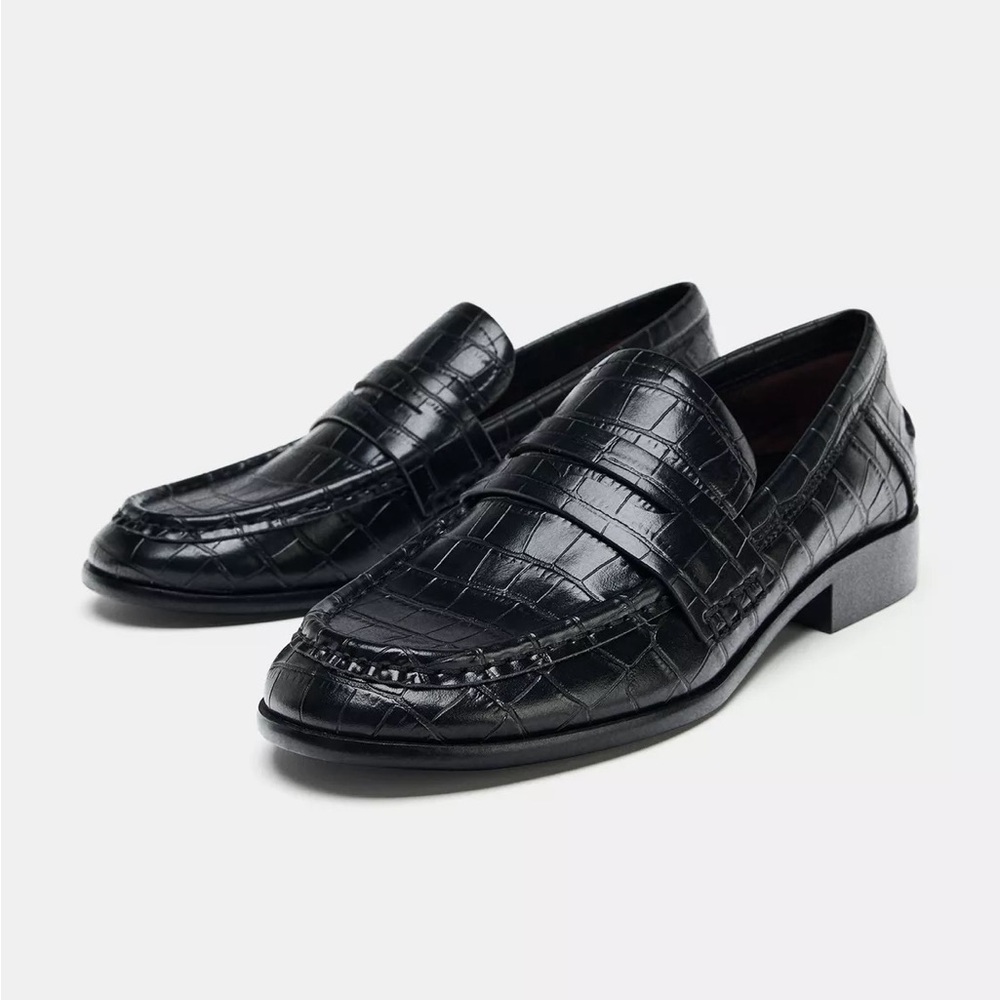 New Zara embossed penny loafers in black US W 6